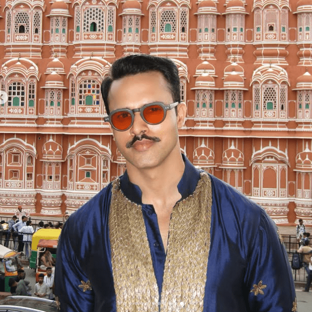 HIMANSHU SHUKLA WEARING OLIMPIA SUN IN MATTE TORTOISE / AMBER