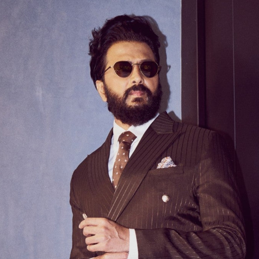RITIESH  DESHMUKH WEARING VICTOIRE SUN IN ANTIQUE GOLD/ BROWN